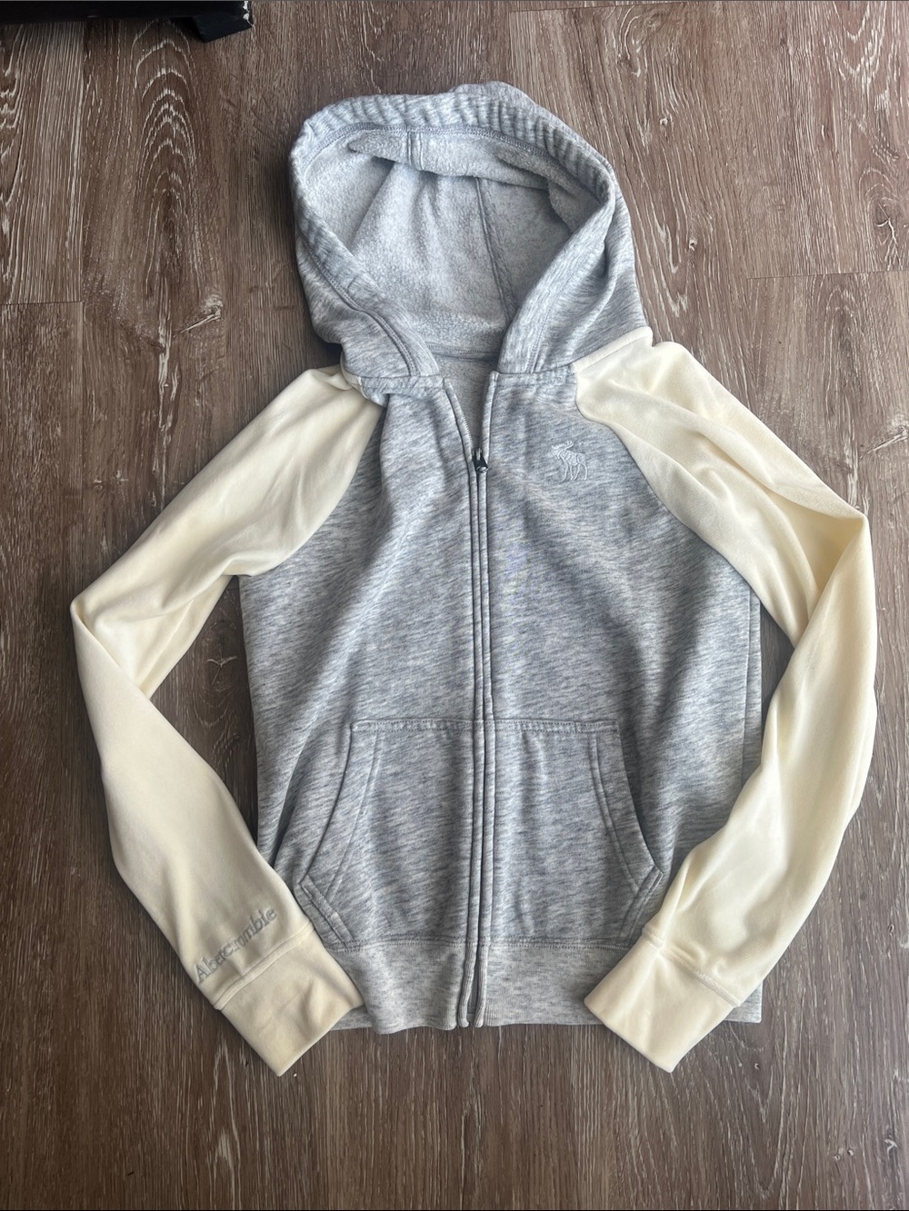 Abercrombie Kids Gray & Cream Full Zip Hoodie Size 11/12